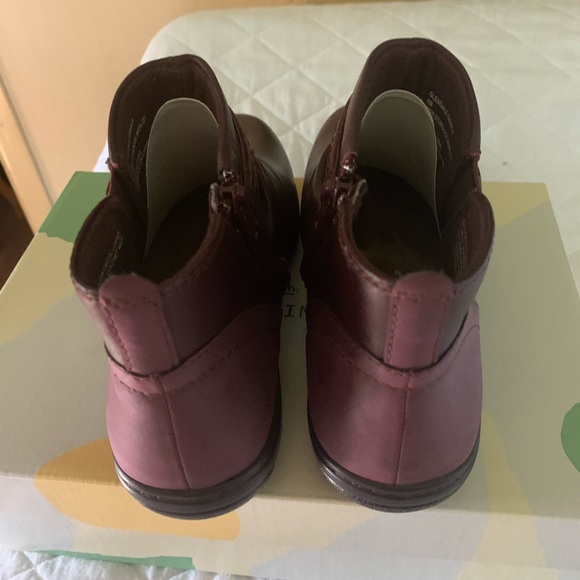 EARTH ORIGINS Super Cute Comfort Ankle Boot NIB - Picture 2 of 8